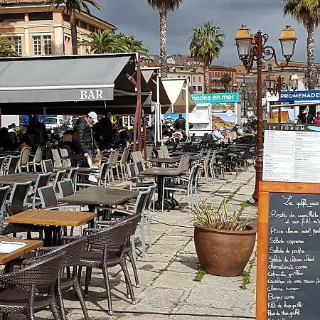 Cosy Fesch Street Apartment: Hideaway * Ajaccio (Corsica)